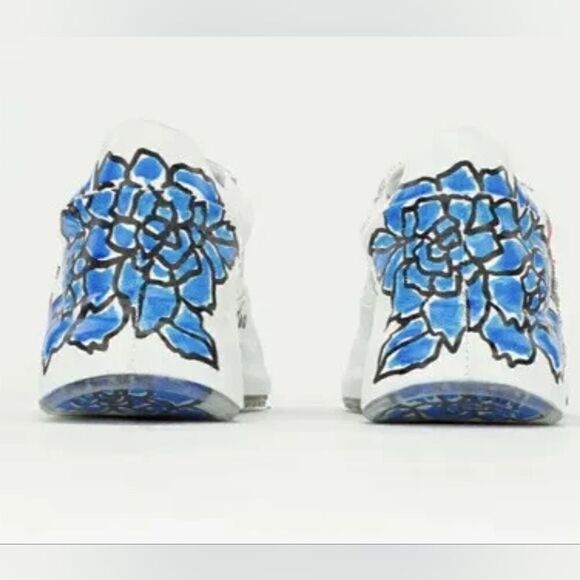 Camuzares Love Whimsical Athleisure Playful Statement Graphic Sneakers 11 EUC - Picture 6 of 12